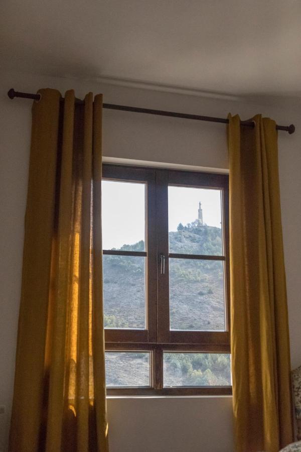 "La Anteplaza" Alojamiento Turistico Cuenca  Bagian luar foto